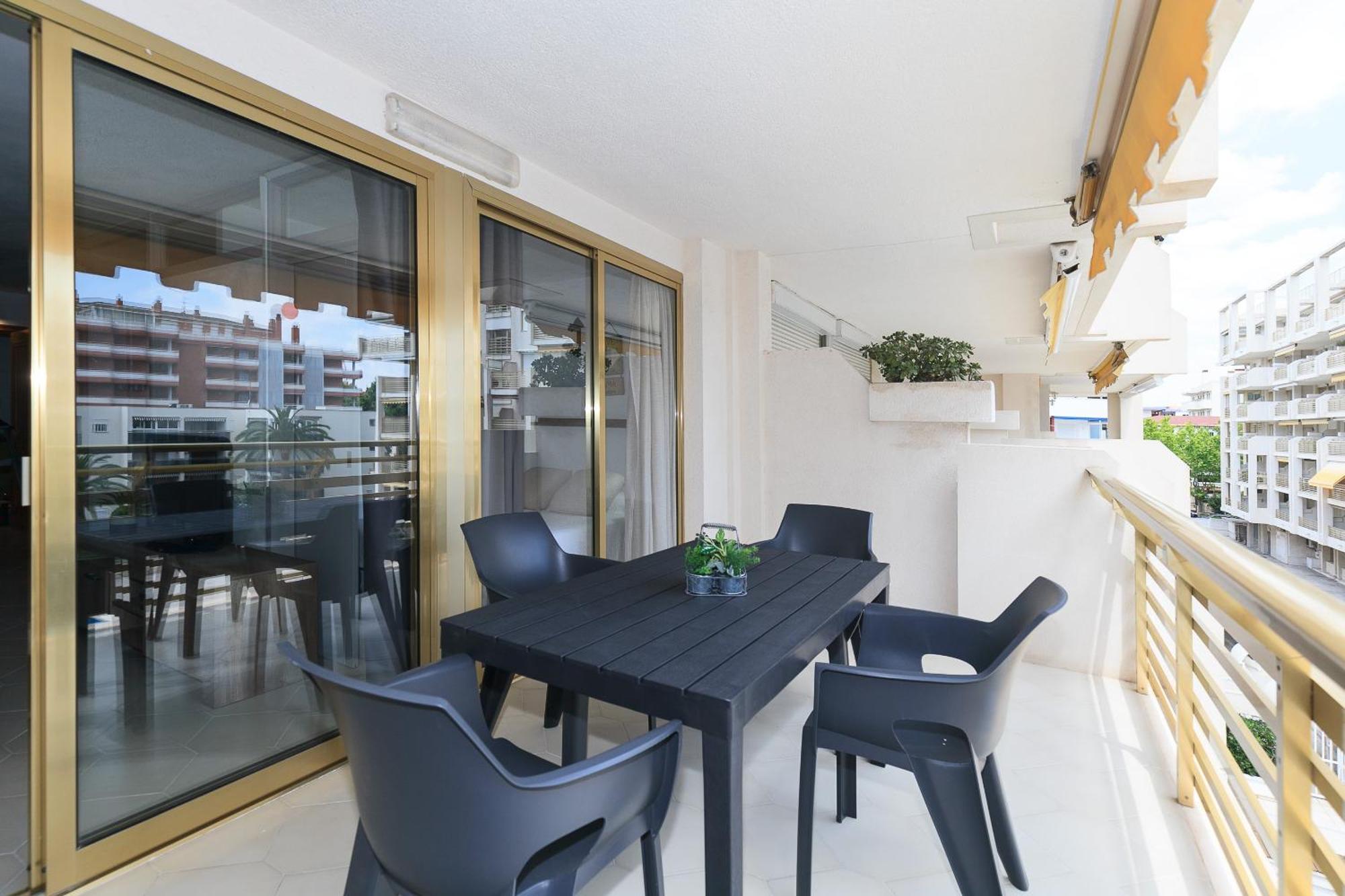 Uhc Novelty Apartments Salou Quarto foto